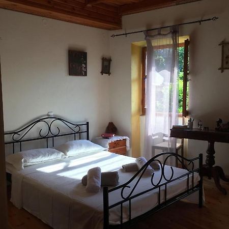 Country Traditional House In Corfu Village, Greece Sinarádes Eksteriør bilde